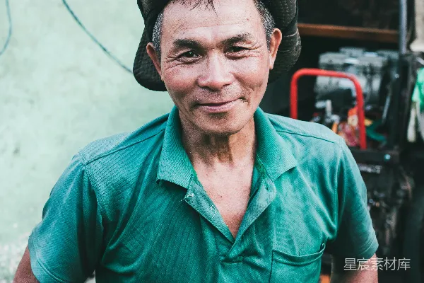 高清摄影 朴实的微笑