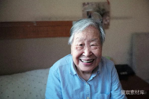 高清摄影 笑口常开的老人