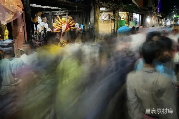 高清摄影 狂欢的夜市：色彩与活力的交融