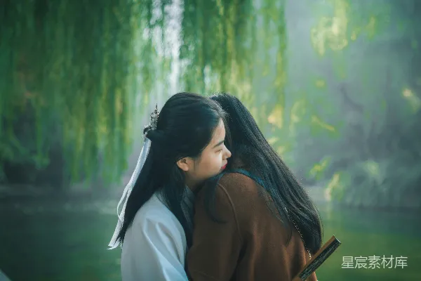 高清摄影 绿意盎然的拥抱