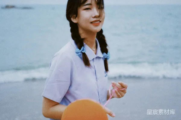 高清摄影 海边的青春：女孩与气球
