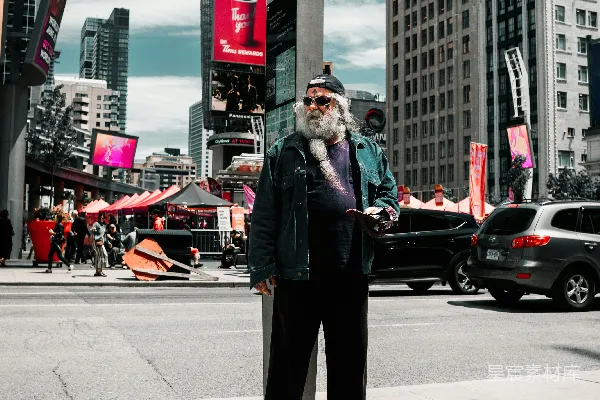 高清摄影 城市街头的长者