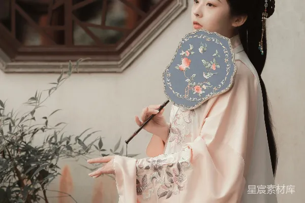 高清摄影 古典美人与绣花扇