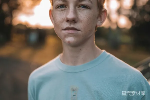 高清摄影 少年的侧脸与阳光