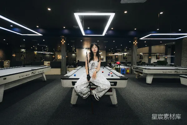 高清摄影 夜色下的台球室