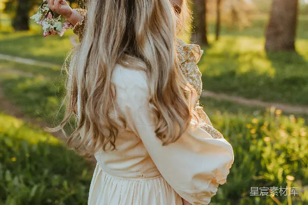 高清摄影 母女同游自然的温馨时光