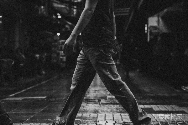 高清摄影 雨中漫步