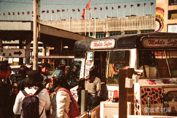 高清摄影 街头移动咖啡车