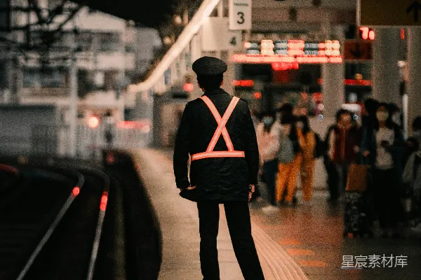 高清摄影 火车站的守护者