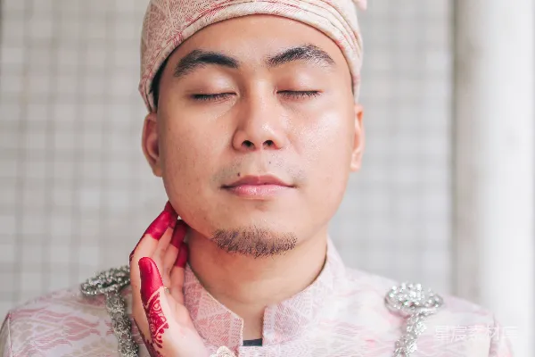 高清摄影 传统服饰与细腻妆容的优雅瞬间