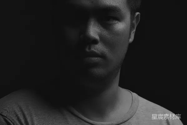 高清摄影 黑白色调的男子肖像