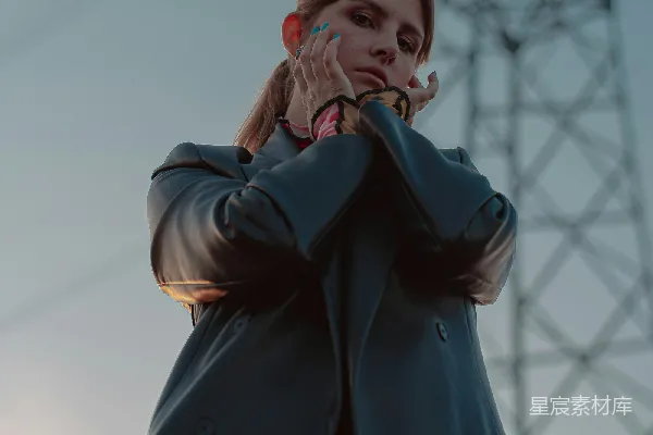 高清摄影 现代都市中的时尚女孩