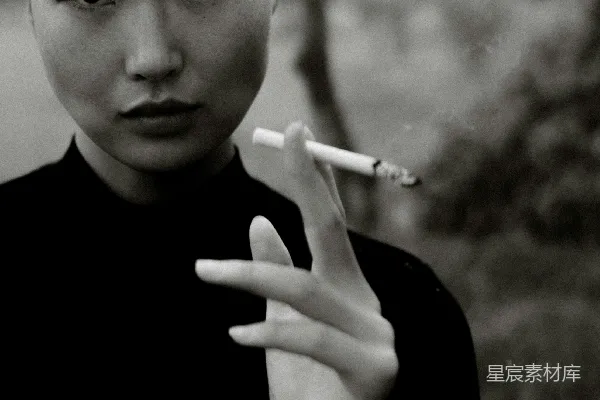 高清摄影 黑白烟雾中的宁静
