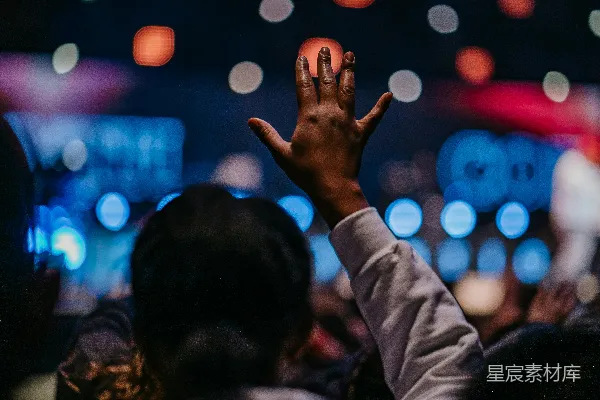 高清摄影 夜市中的手语