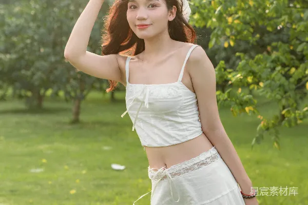 高清摄影 夏日公园里的清新少女