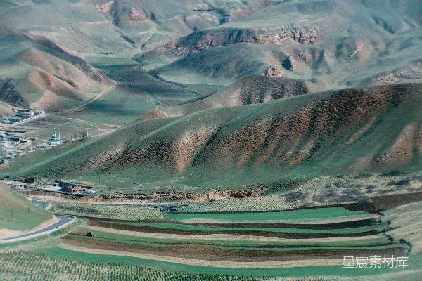 高清摄影 高原上的山地农业风光