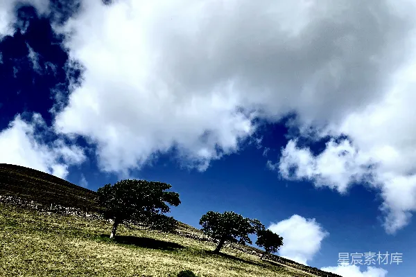 高清摄影 云海下的静谧山丘