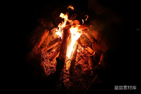 高清摄影 篝火夜景