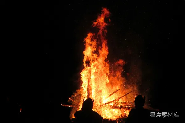 高清摄影 夜幕下的篝火