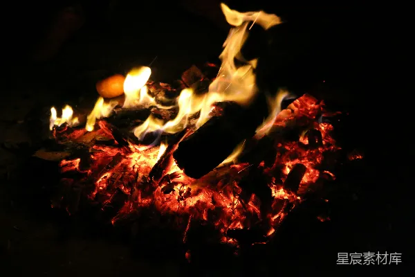 高清摄影 夜幕下的篝火