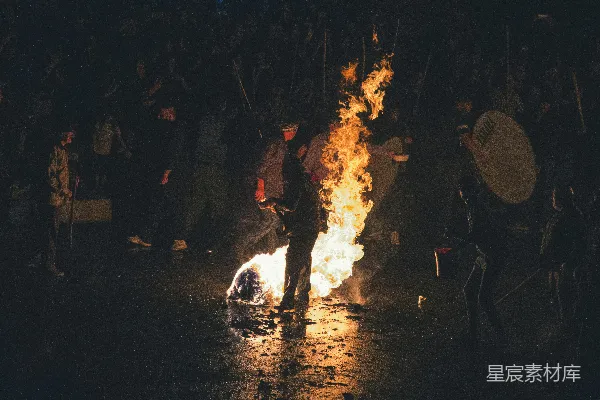 高清摄影 夜幕下的火焰表演