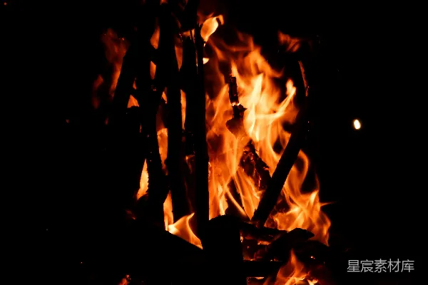 高清摄影 夜幕下的篝火