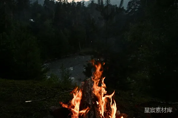 高清摄影 篝火与山河景色