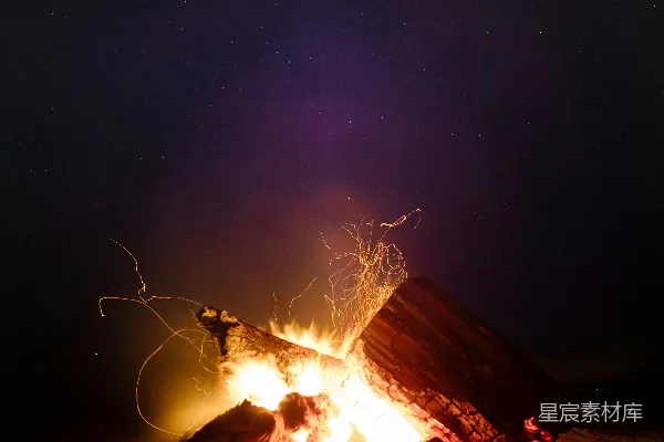 高清摄影 夜空下的篝火