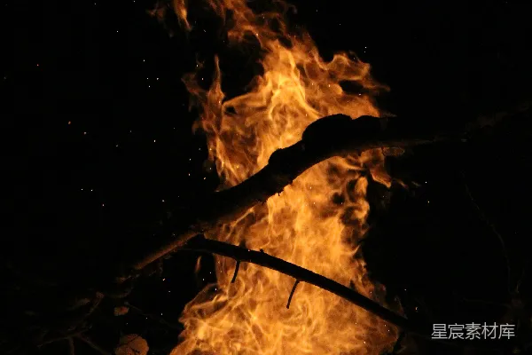 高清摄影 夜幕下的火焰