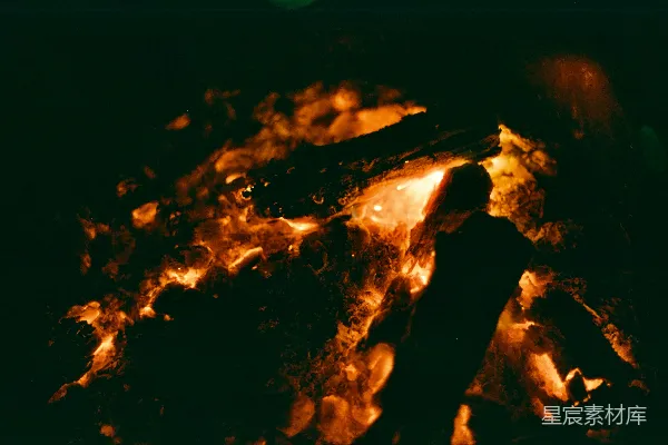 高清摄影 篝火夜景