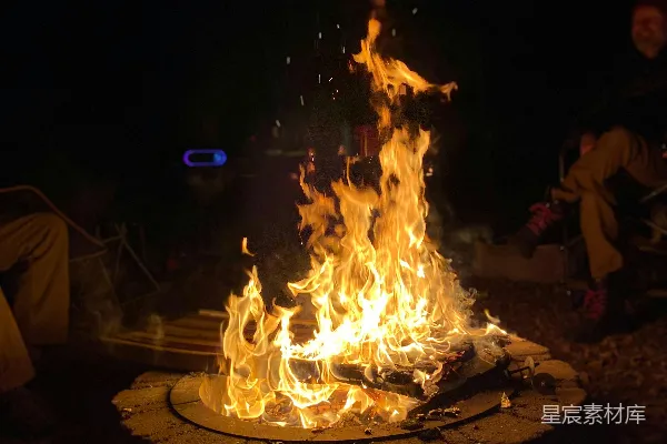 高清摄影 篝火晚会