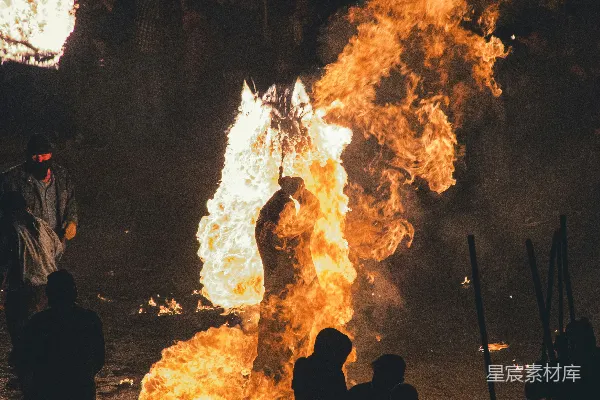 高清摄影 夜幕下的火焰表演
