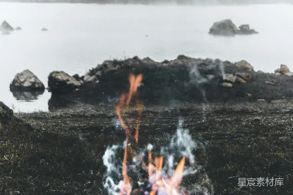 高清摄影 湖边的篝火