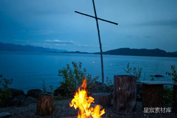 高清摄影 湖畔篝火夜景