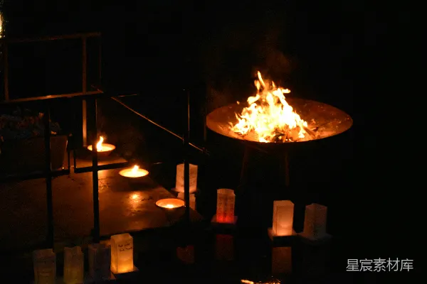 高清摄影 烛光与篝火的夜晚