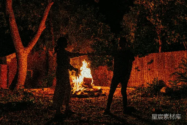高清摄影 篝火旁的夜晚
