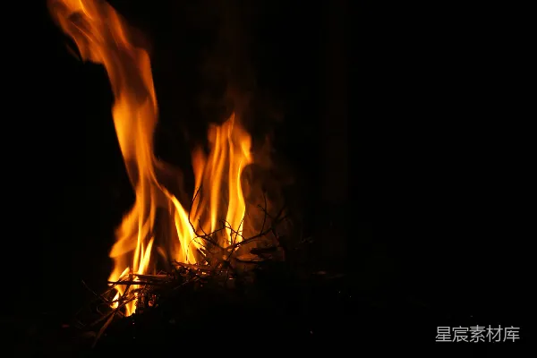 高清摄影 黑暗中的火焰