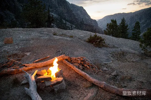 高清摄影 山间篝火