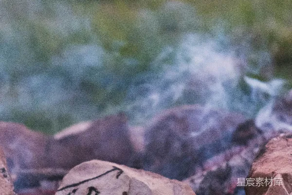 高清摄影 篝火旁的岩石画