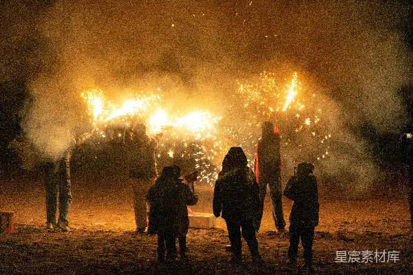 高清摄影 烟花夜市的欢乐时光
