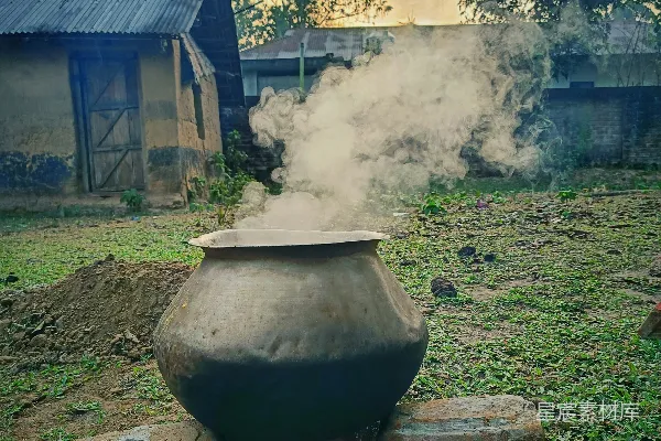 高清摄影 乡村炊烟中的传统烹饪