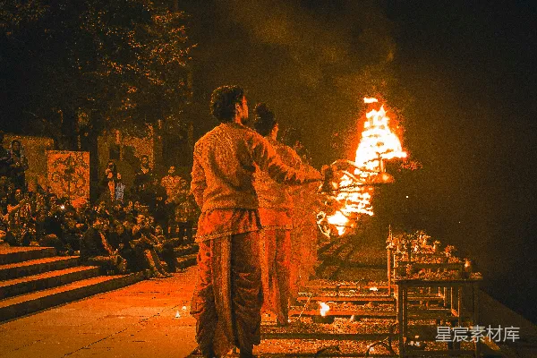 高清摄影 夜晚的火祭仪式
