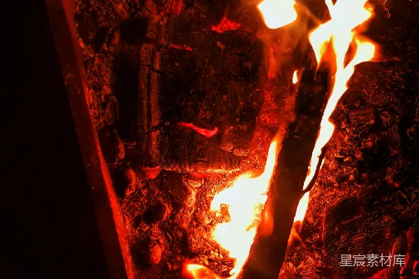 高清摄影 燃烧的火堆