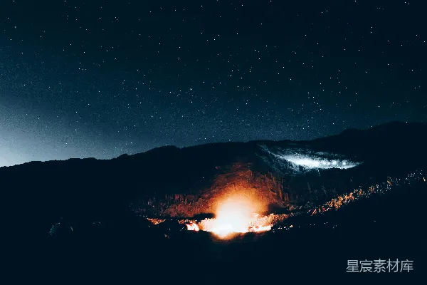 高清摄影 夜空下的火山口