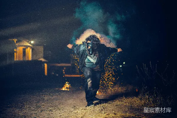 高清摄影 夜色中的神秘舞者
