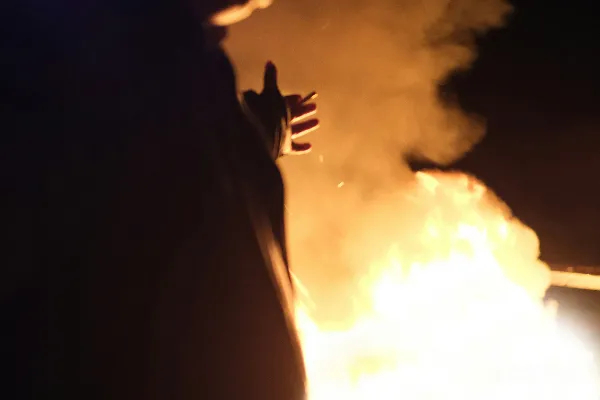 高清摄影 夜幕下的神秘火焰