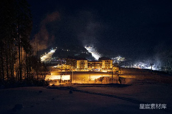 高清摄影 夜晚的滑雪胜地