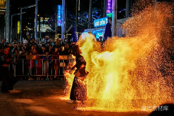 高清摄影 夜幕下的街头烟火秀