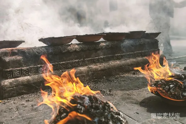 高清摄影 寺庙中的火祭仪式