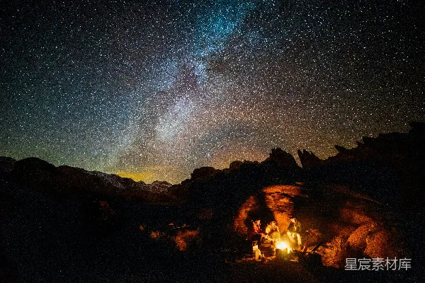 高清摄影 星空下的篝火营火